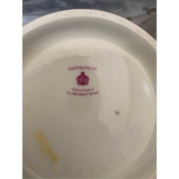 Victoria Secret Rose Teapot with matching Cups and Saucers #tea party - Picture 4 of 10